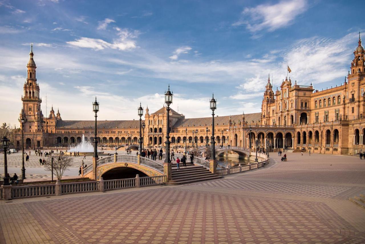 Rodrigo De Triana Courtyard By Valcambre — Photos 1